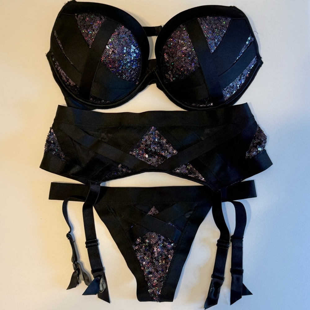 VS Limited Edition Fashion Show 3 Piece Set